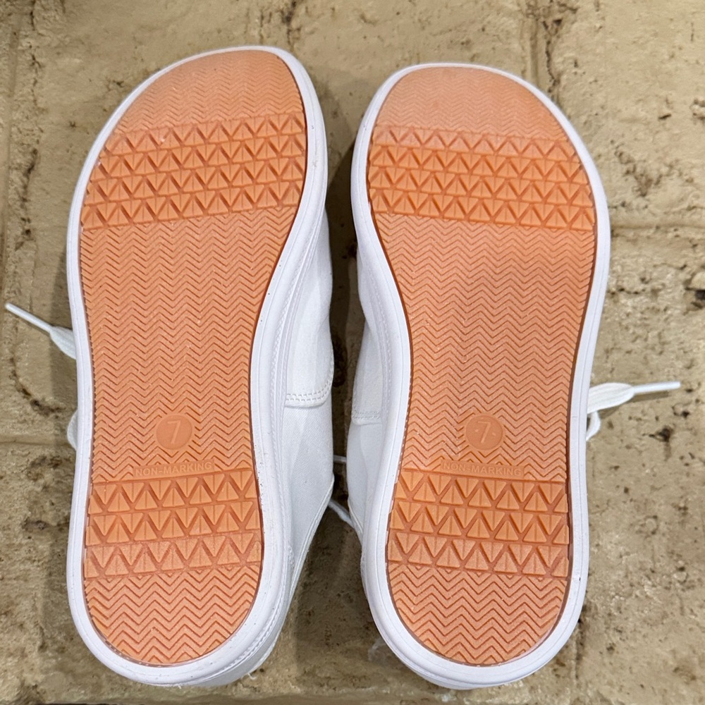 NWOT Universal Thread White Sneakers - Picture 6 of 6
